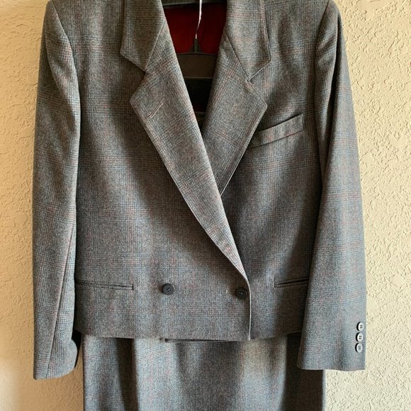 Money Suit! Subtle Grey Plaid (Petite size 8) - Picture 4 of 5
